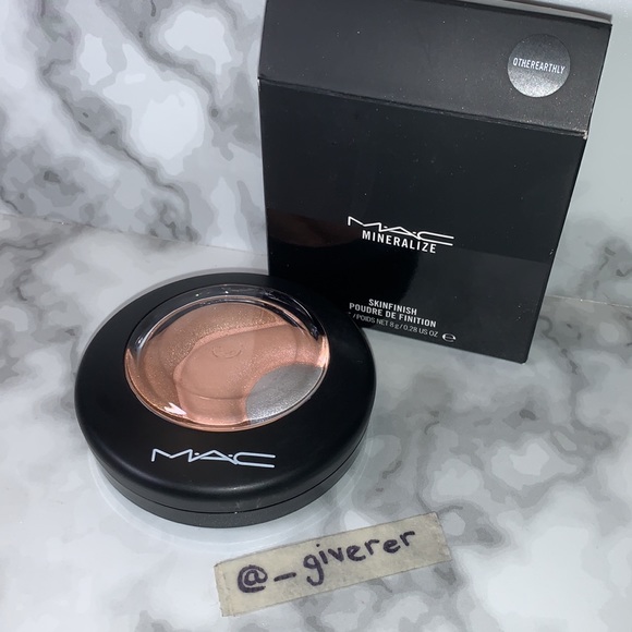 OTHEREARTHLY MAC Extra Dimension SkinFinish - Picture 9 of 17